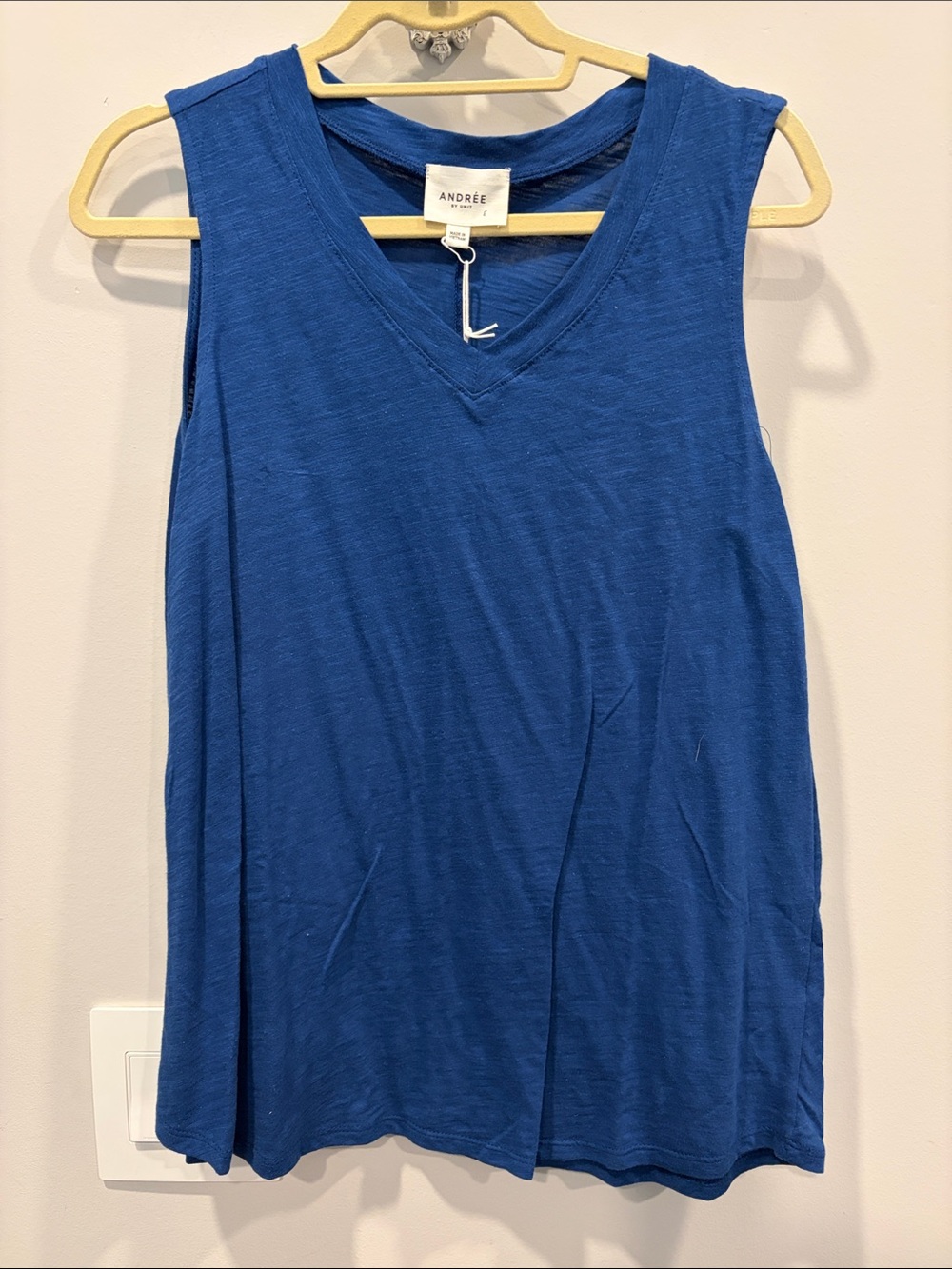 ANDREE BY UNIT V-Neck Sleeveless Tank in Blue